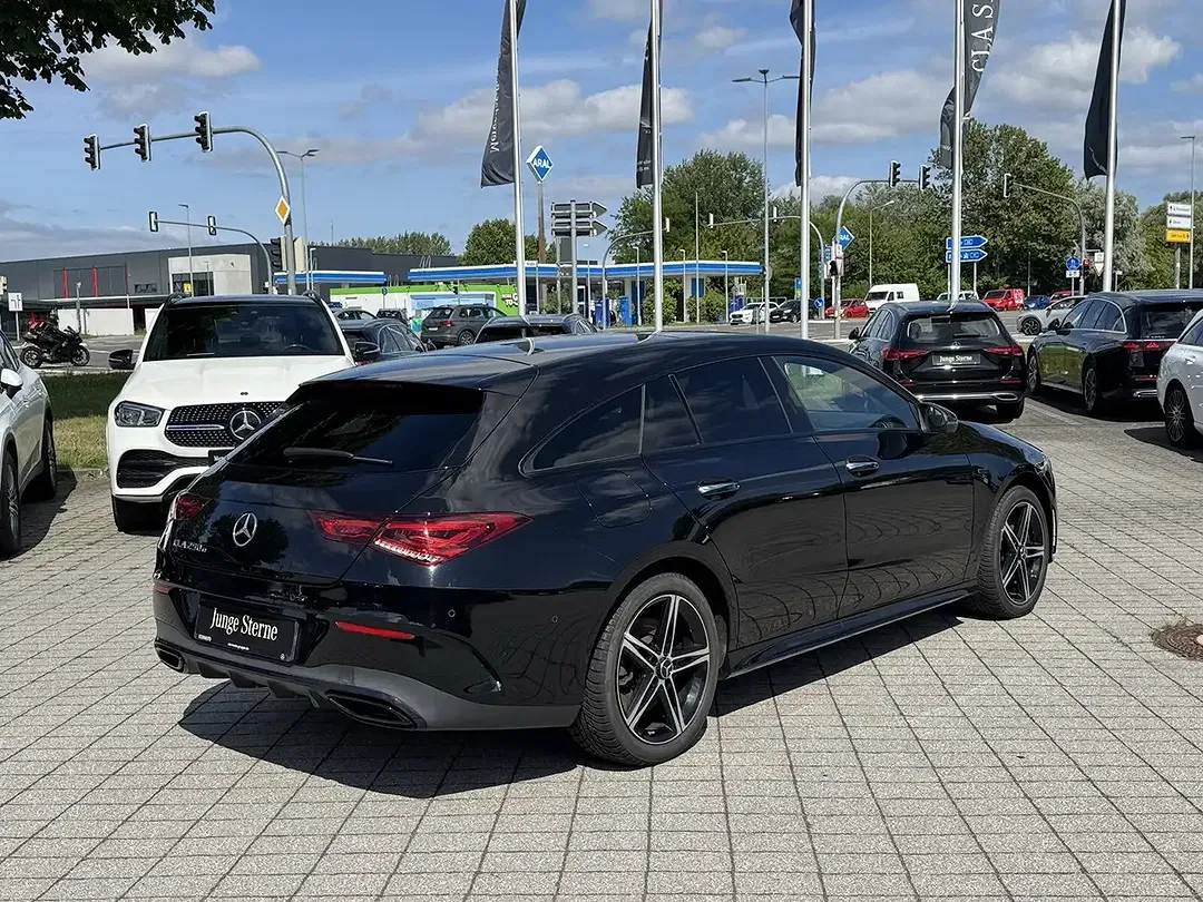 Mercedes-Benz CLA 250 AMG Line Edition - Thumbnail 3