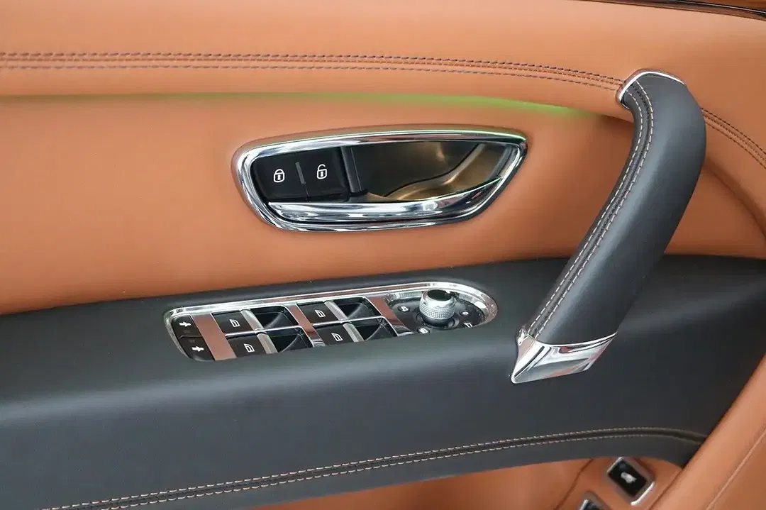 Bentley Bentayga Hybrid 4WD - Thumbnail 12