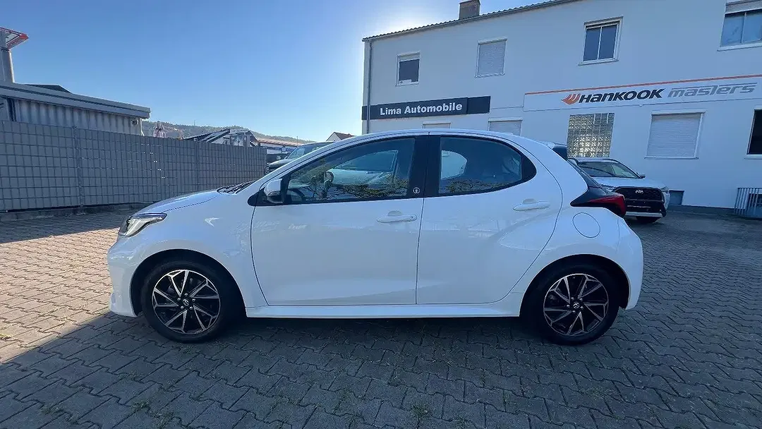 Toyota Yaris Hybrid Team Deutschland - Thumbnail 4