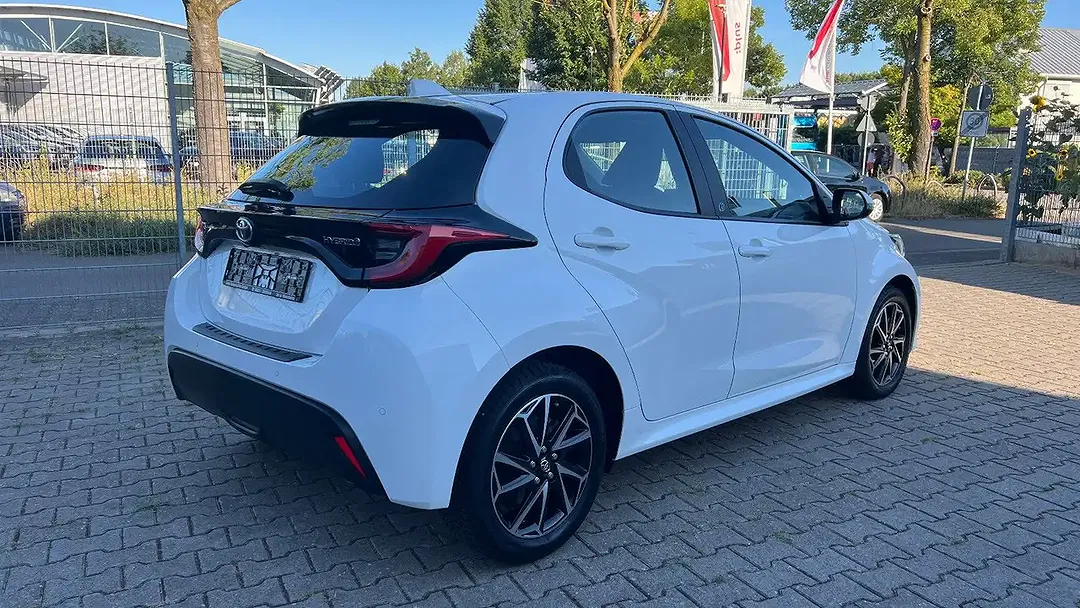 Toyota Yaris Hybrid Team Deutschland - Thumbnail 7