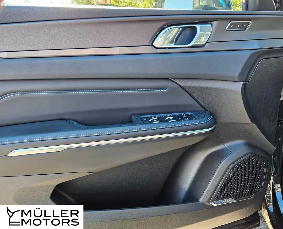 Lynk & Co 01 - Thumbnail 13