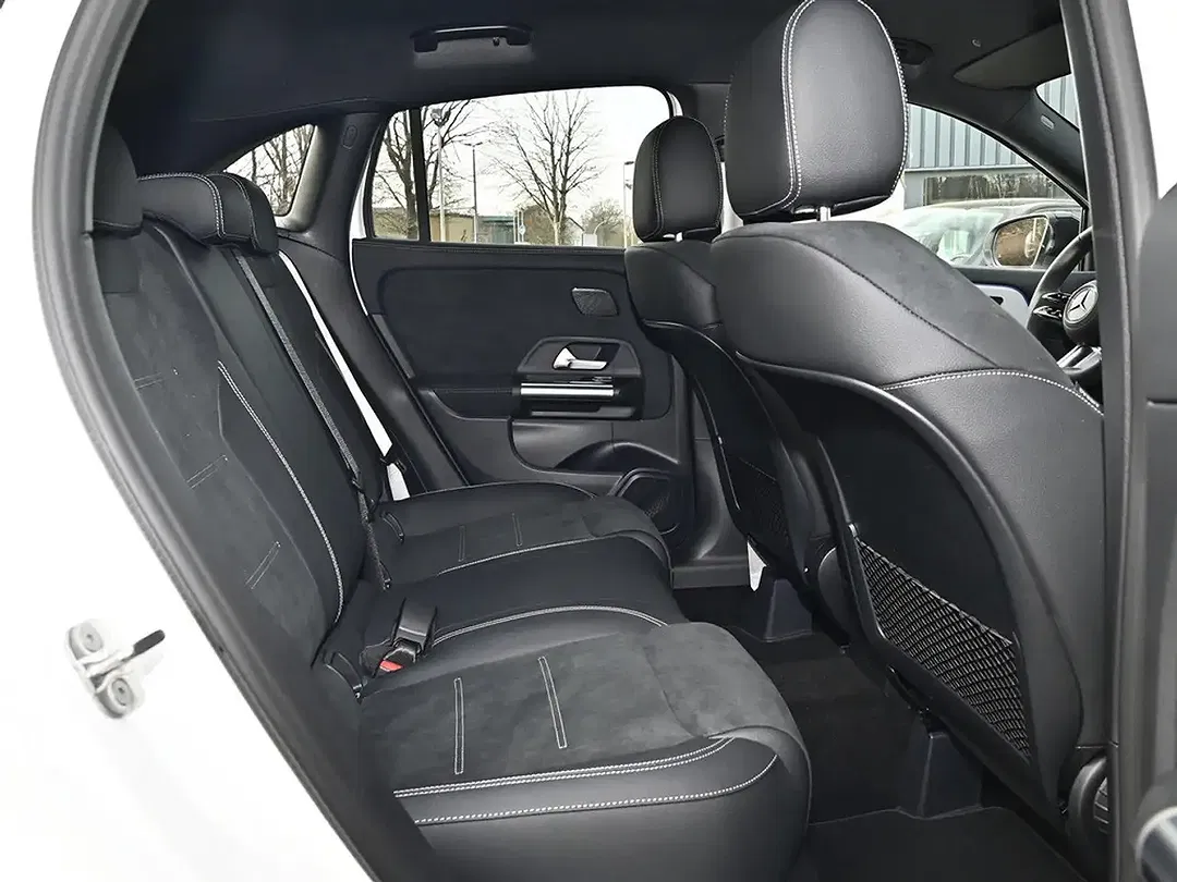 Mercedes-Benz GLA 200 AMG Line Night - Thumbnail 7