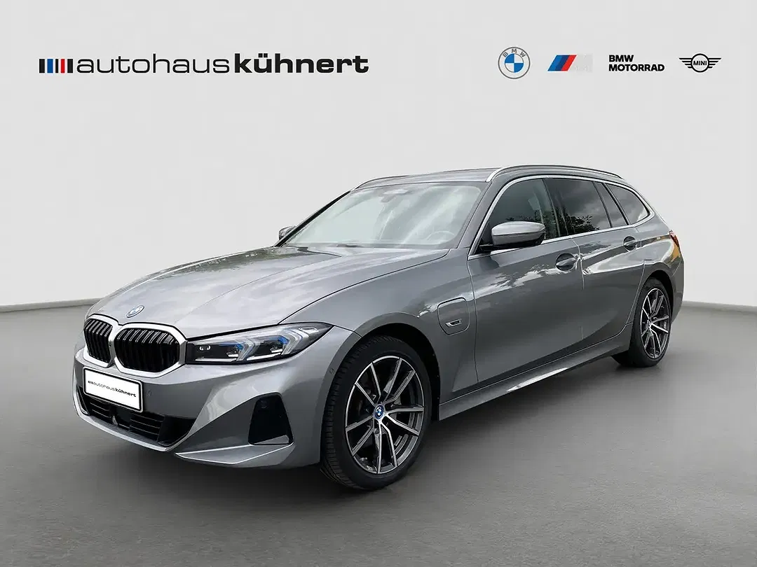 BMW 330 Touring - Thumbnail 1