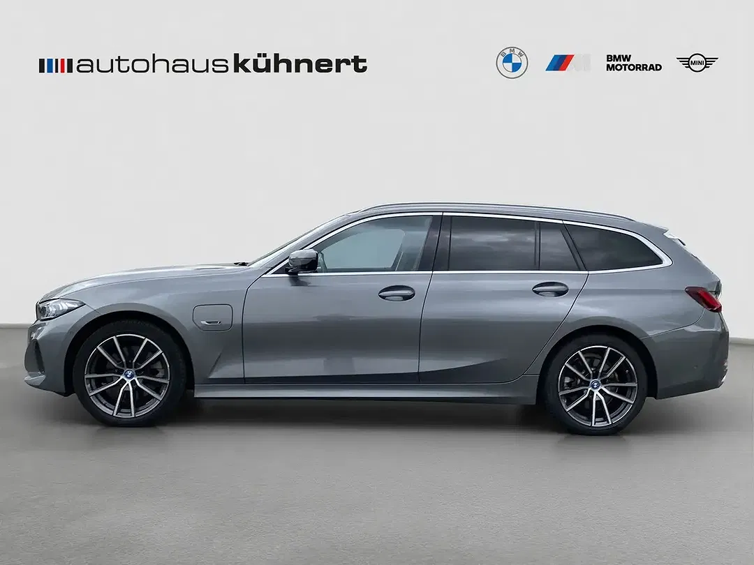 BMW 330 Touring - Thumbnail 3