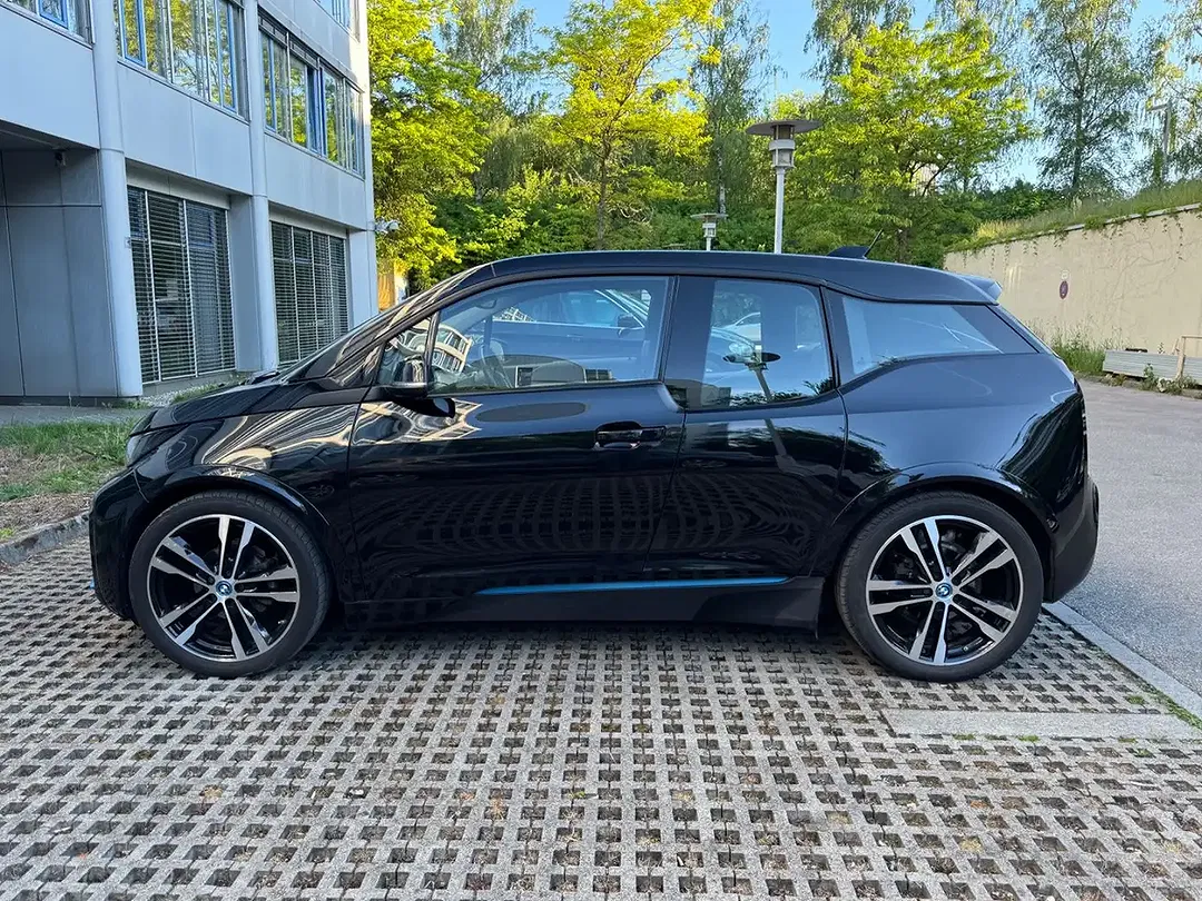 BMW i3 - Thumbnail 3