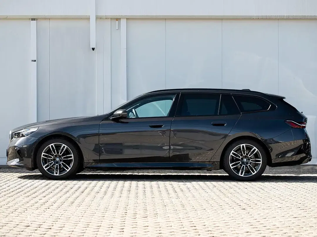 BMW 520 xDrive Touring M Sport - Thumbnail 10