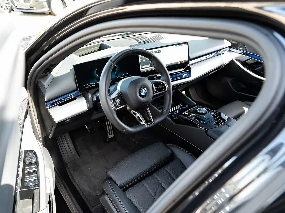 BMW 520 xDrive Touring M Sport - Thumbnail 13