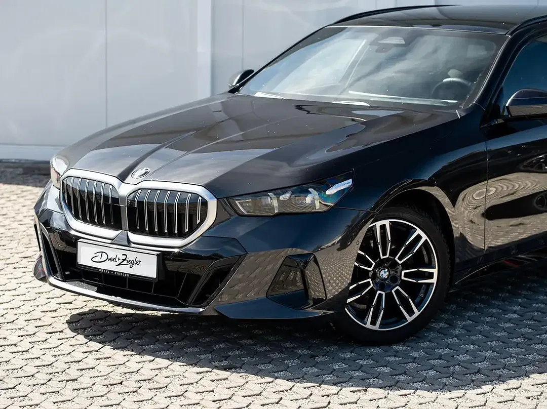 BMW 520 xDrive Touring M Sport - Thumbnail 5