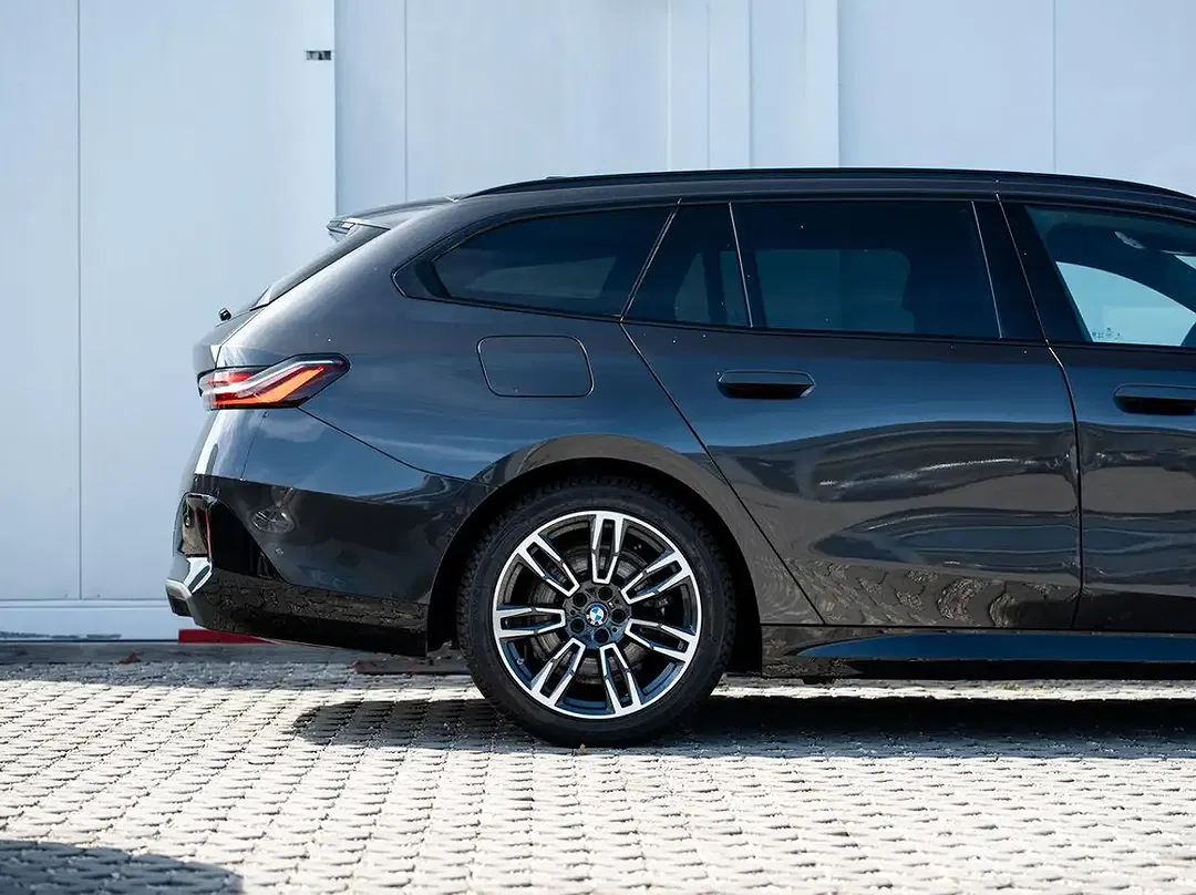 BMW 520 xDrive Touring M Sport - Thumbnail 7
