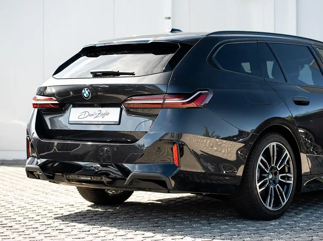 BMW 520 xDrive Touring M Sport - Thumbnail 9