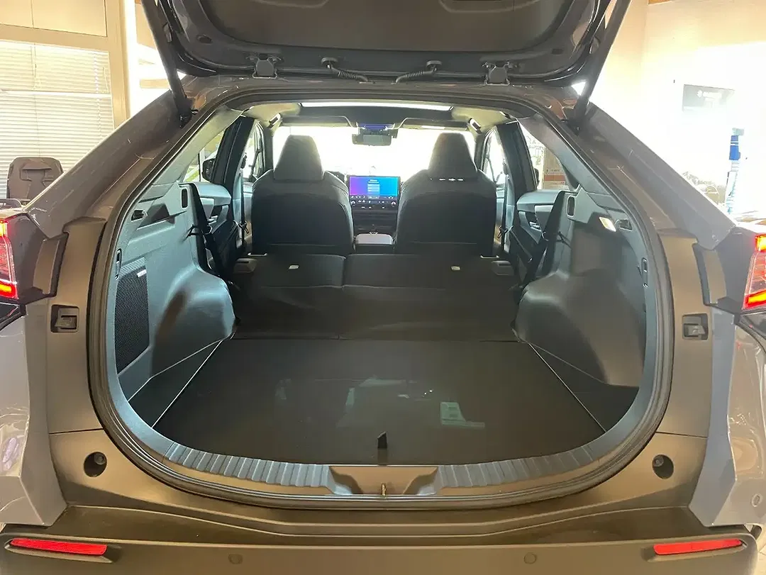 Subaru Solterra Platinum - Thumbnail 13