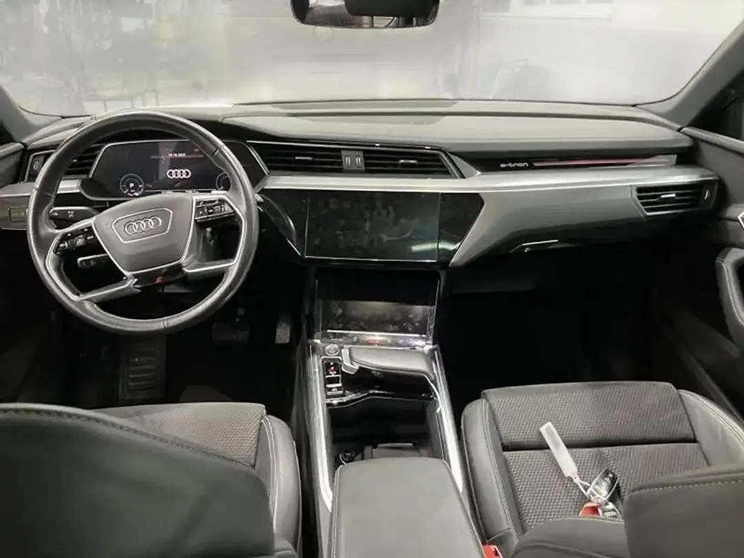 Audi e-tron 50 quattro S line - Thumbnail 4