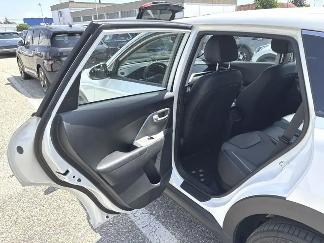 Kia e-Niro 64 kWh EV - Thumbnail 12