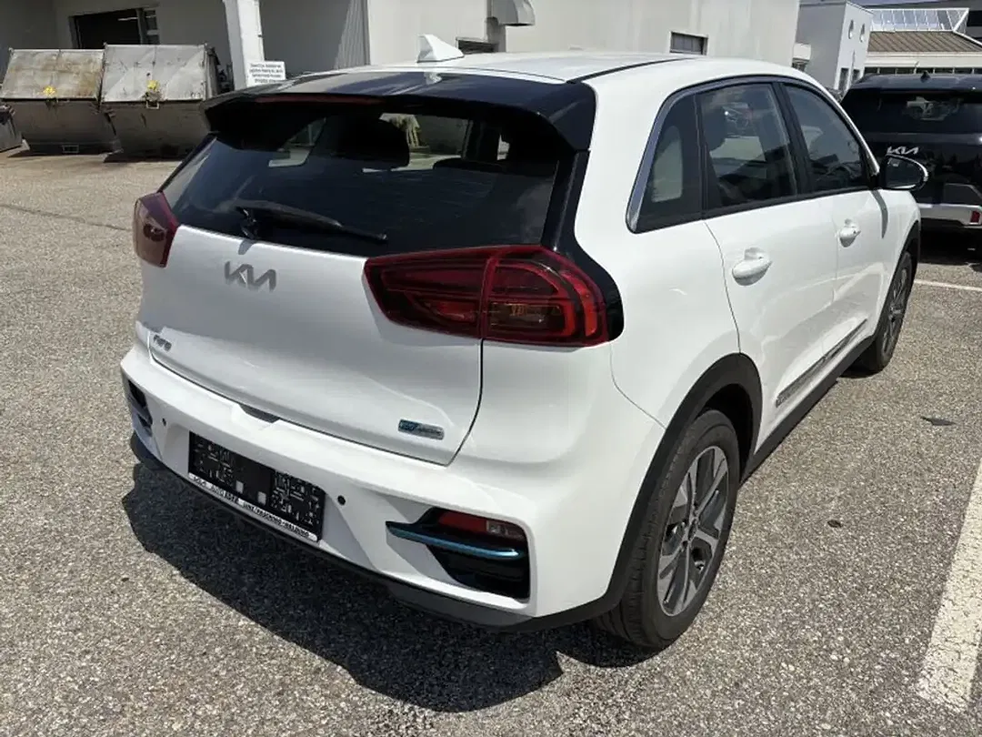 Kia e-Niro 64 kWh EV - Thumbnail 3