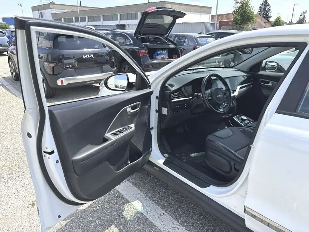 Kia e-Niro 64 kWh EV - Thumbnail 5