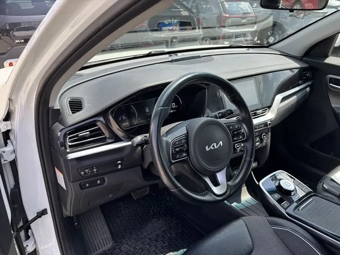 Kia e-Niro 64 kWh EV - Thumbnail 7