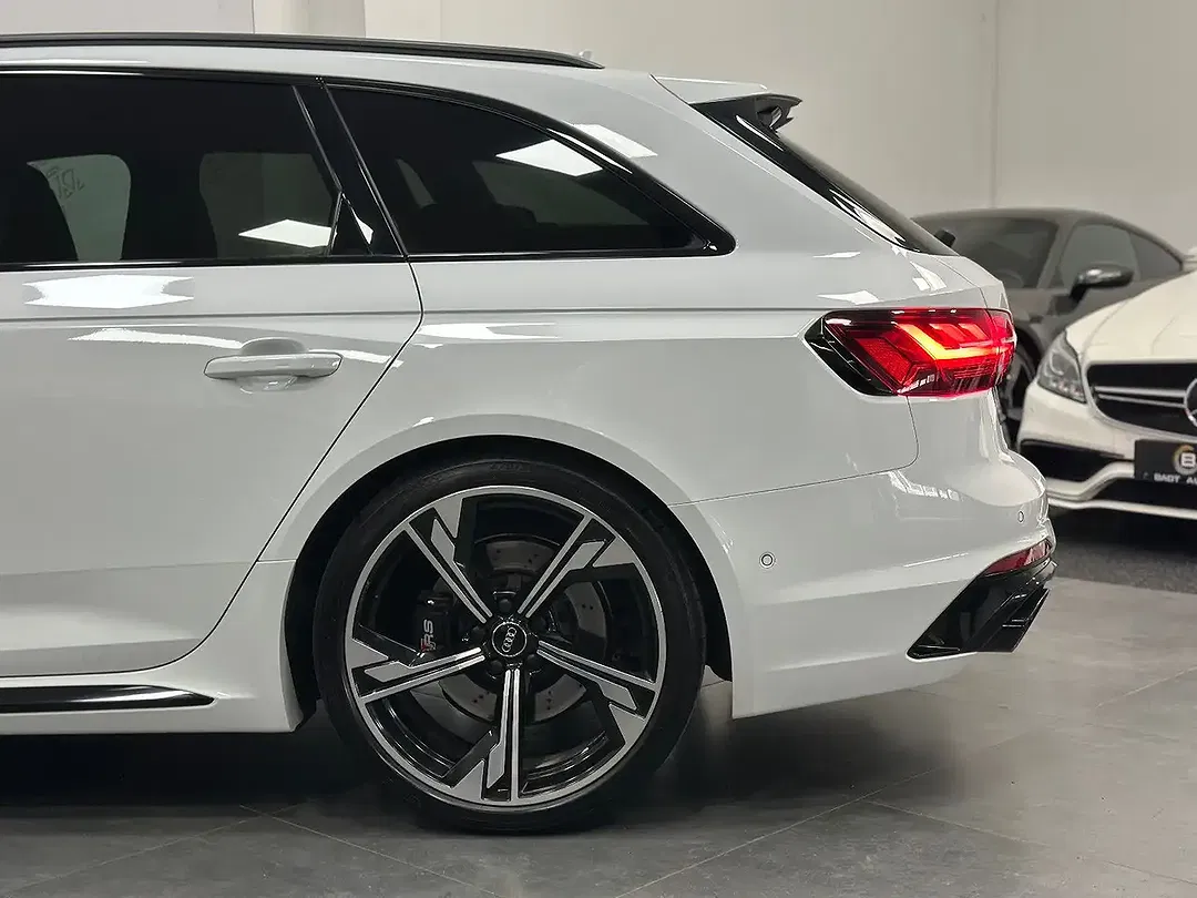 Audi RS4 2.9 TFSI quattro RS Avant - Thumbnail 8