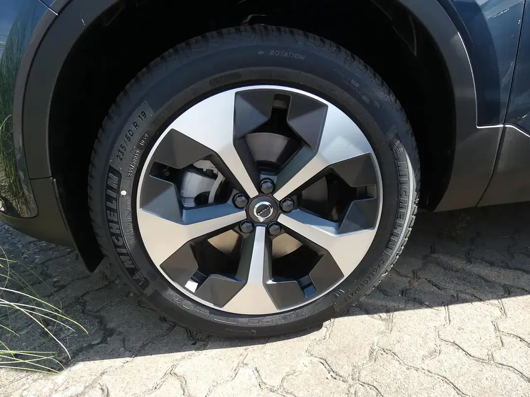 Volvo XC40 B3 Ultra Dark - Thumbnail 11