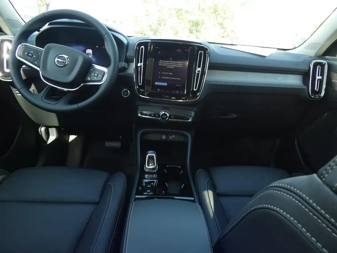 Volvo XC40 B3 Ultra Dark - Thumbnail 6
