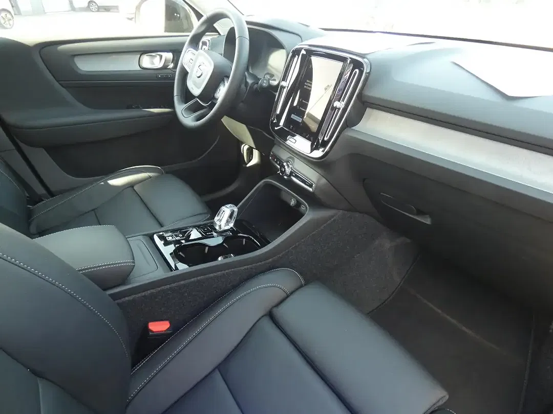 Volvo XC40 B3 Ultra Dark - Thumbnail 7