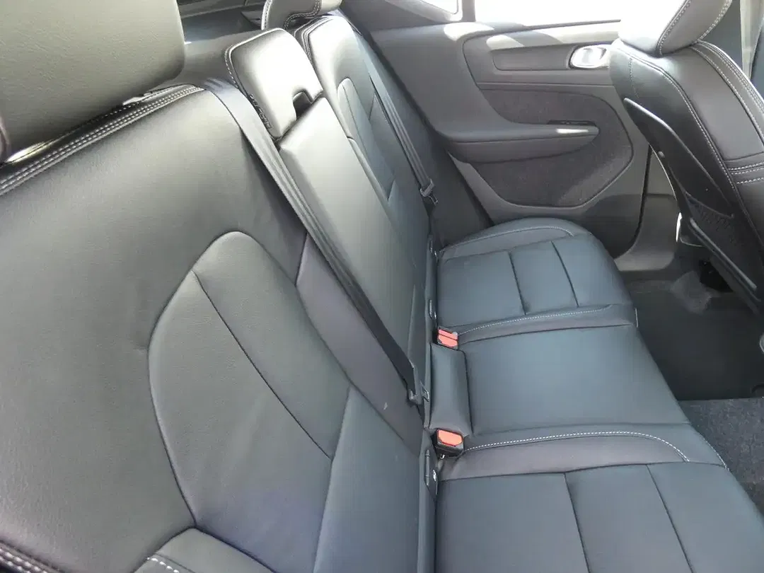 Volvo XC40 B3 Ultra Dark - Thumbnail 8