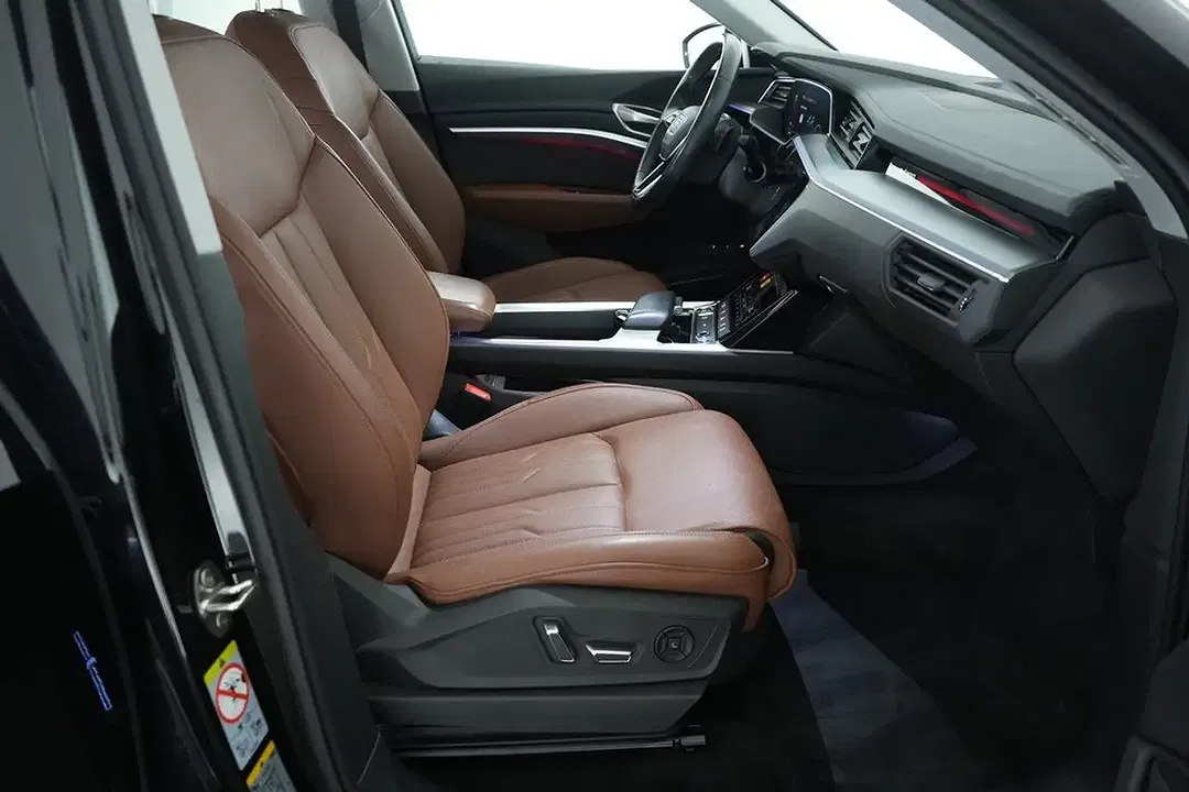 Audi Q8 e-tron 55 quattro S line - Thumbnail 9