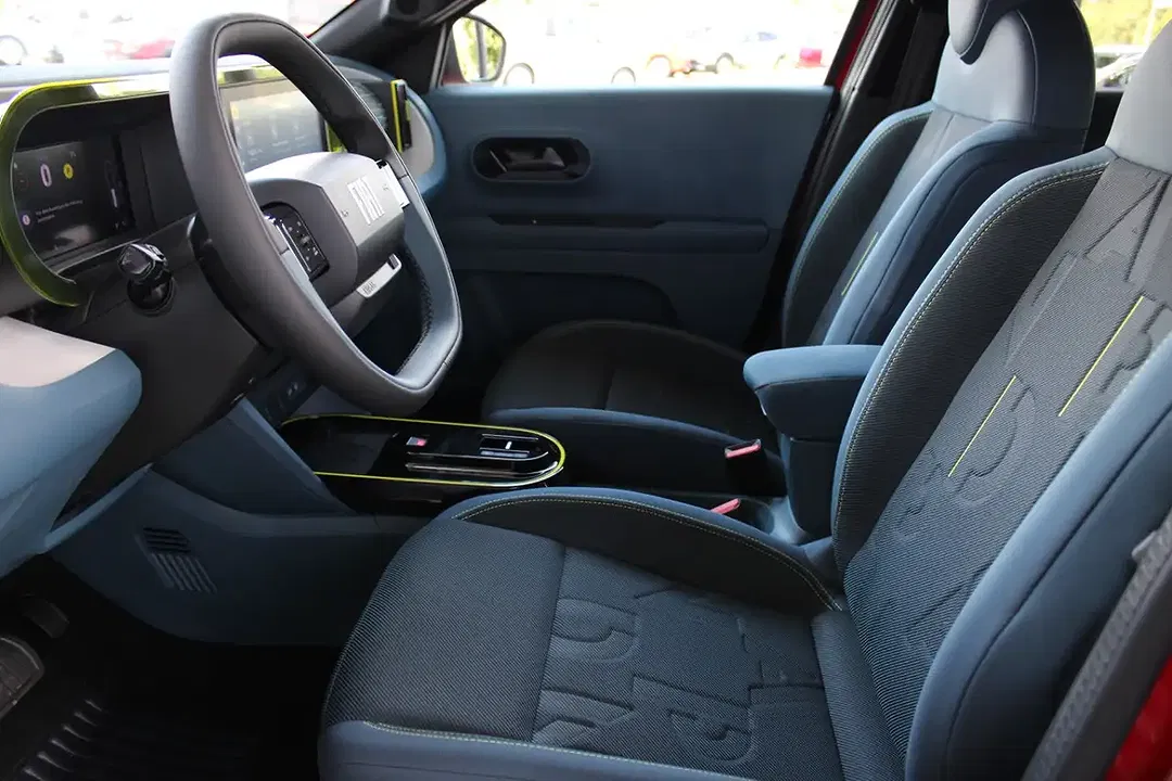 Fiat Grande Panda Hybrid Icon - Thumbnail 10