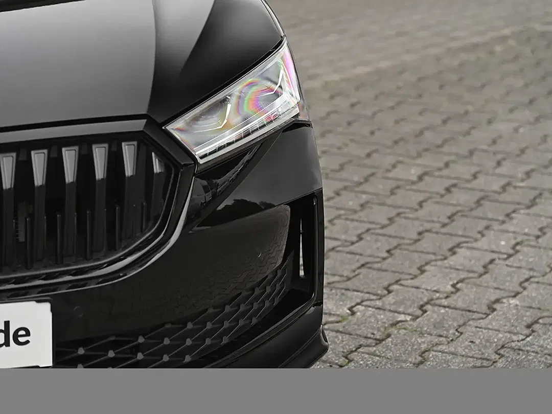 Skoda Superb 1.5 iV Combi Sportline - Thumbnail 6