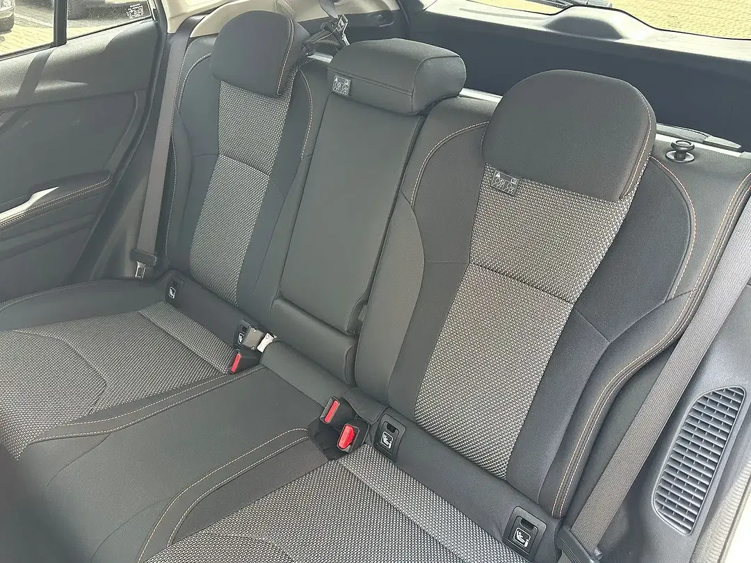 Subaru XV 2.0 Hybrid Comfort - Thumbnail 11