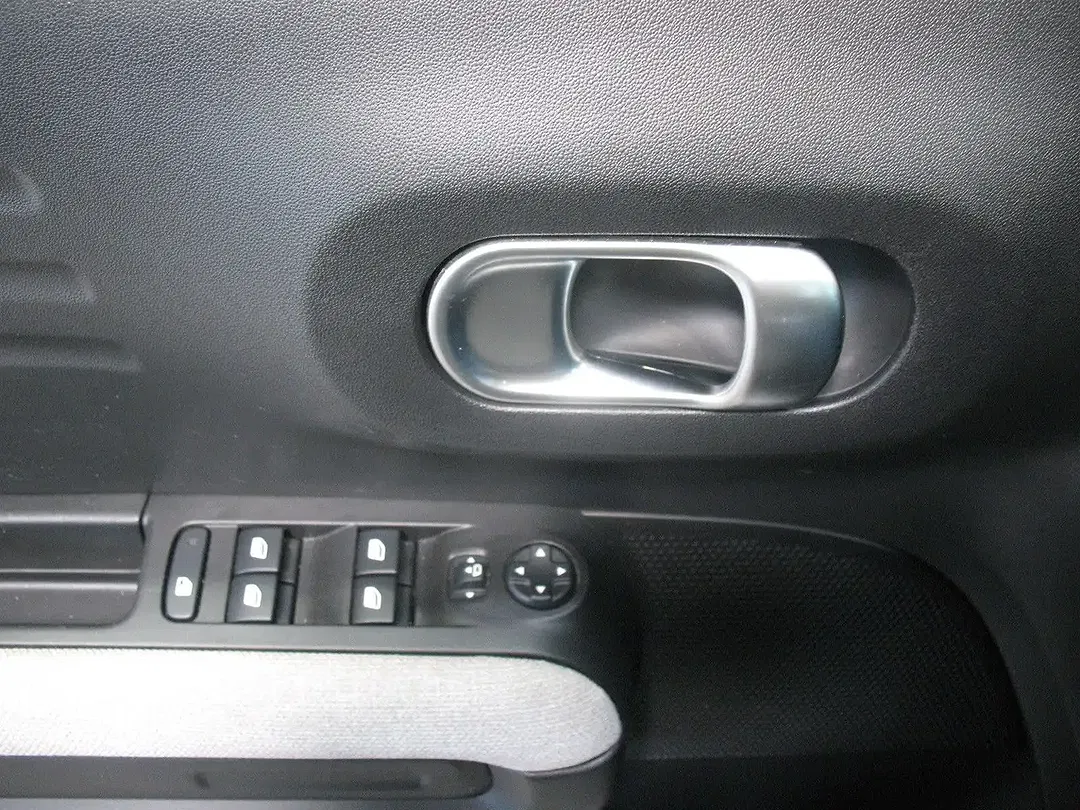 Citroen C3 PureTech EAT6 Shine - Thumbnail 14
