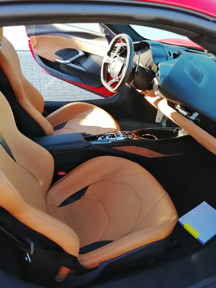 Ferrari 296 GTS - Thumbnail 3