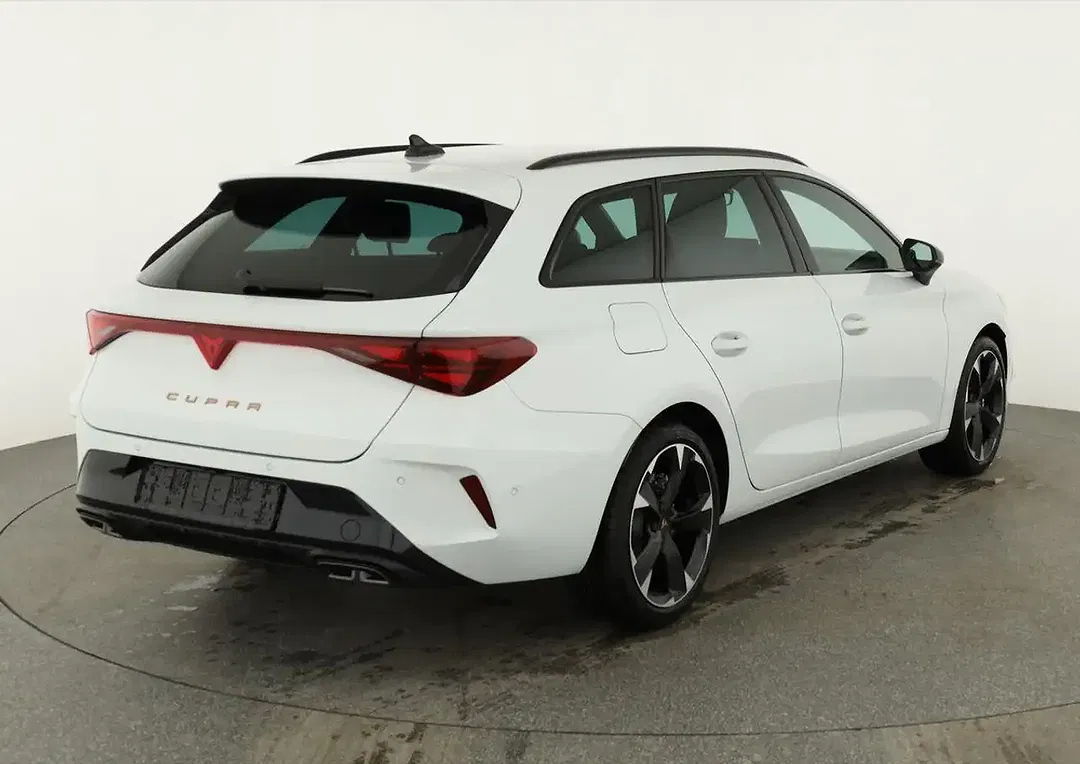 CUPRA Leon 1.5 eTSI DSG Sportstourer - Thumbnail 2