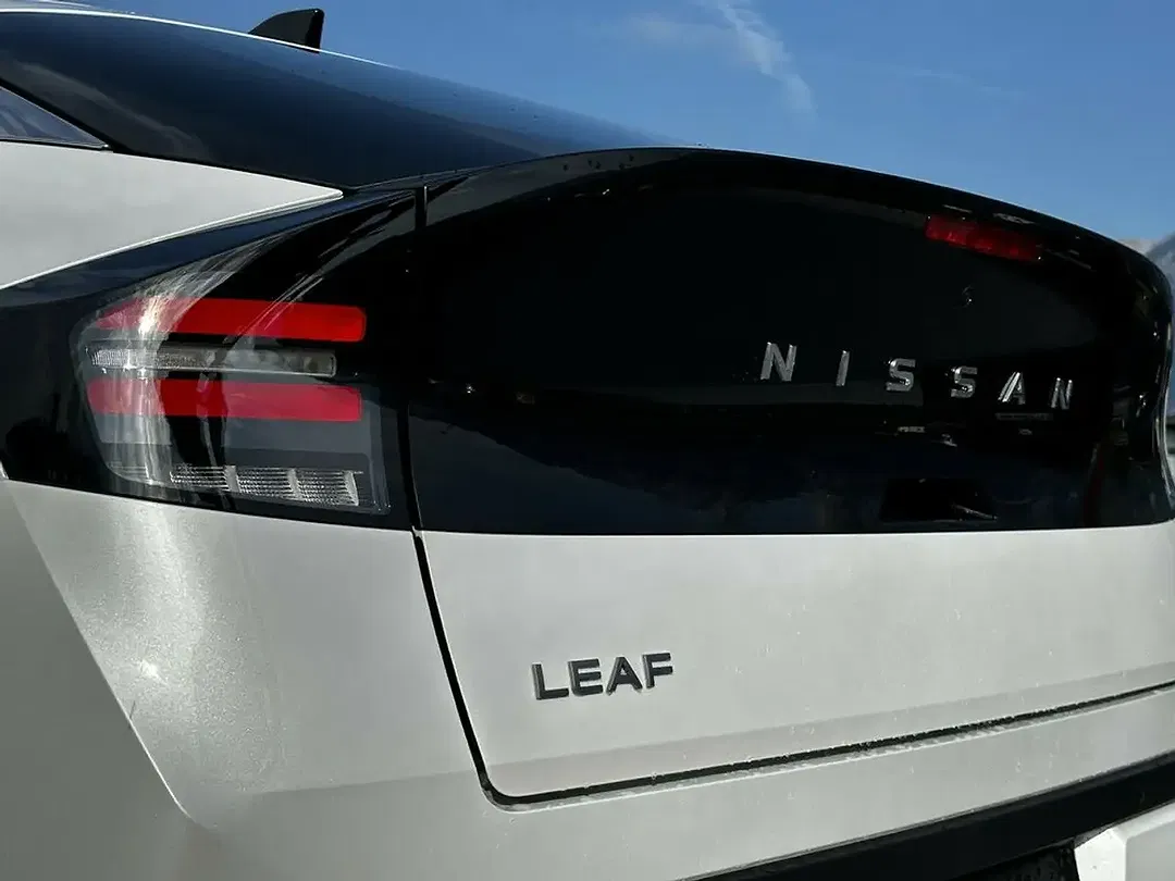 Nissan Leaf - Thumbnail 12