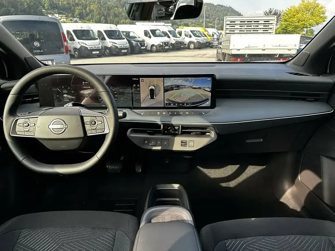 Nissan Leaf - Thumbnail 14