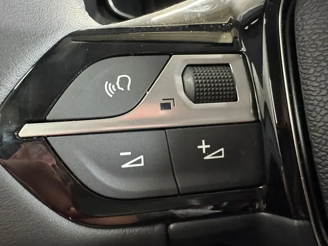 Peugeot 208 100 PureTech Allure - Thumbnail 27