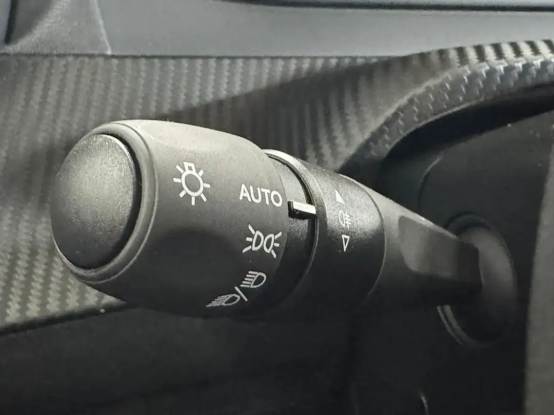 Peugeot 208 100 PureTech Allure - Thumbnail 29