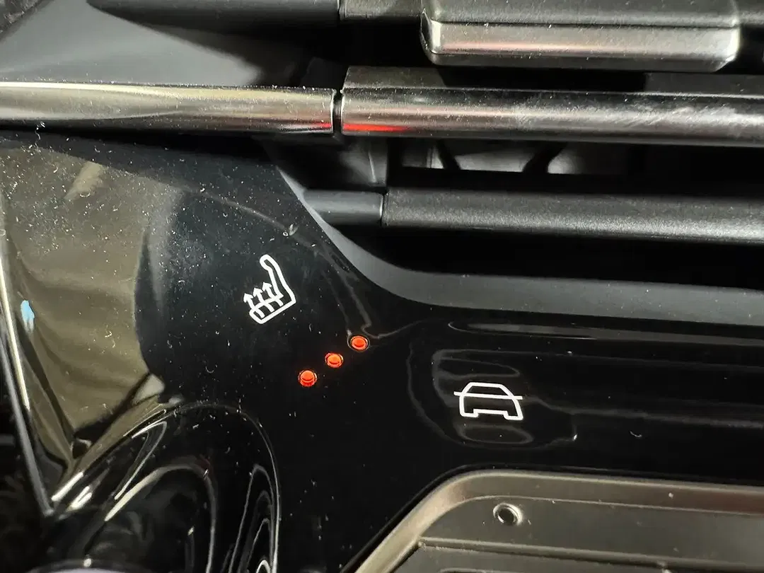 Peugeot 208 100 PureTech Allure - Thumbnail 40