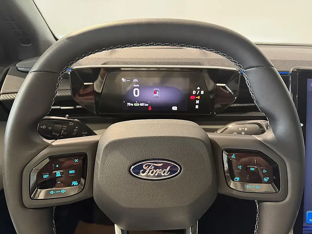 Ford Explorer 4x4 Premium - Thumbnail 11