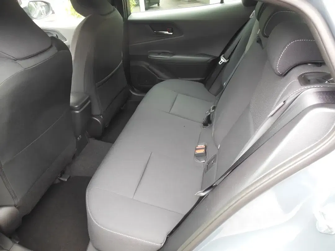 Toyota Prius PHEV Executive - Thumbnail 9