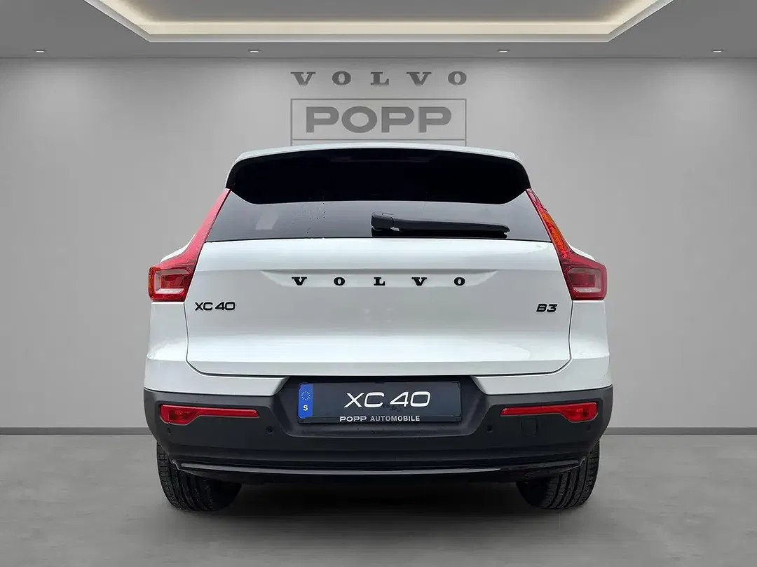 Volvo XC40 B3 Plus Black Edition - Thumbnail 4