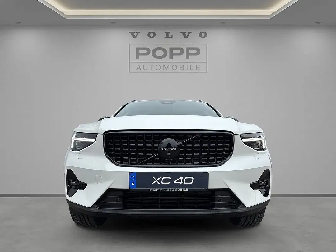 Volvo XC40 B3 Plus Black Edition - Thumbnail 8