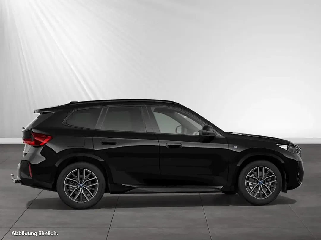 BMW iX1 xDrive M - Thumbnail 8