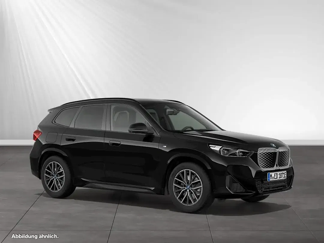 BMW iX1 xDrive M - Thumbnail 9