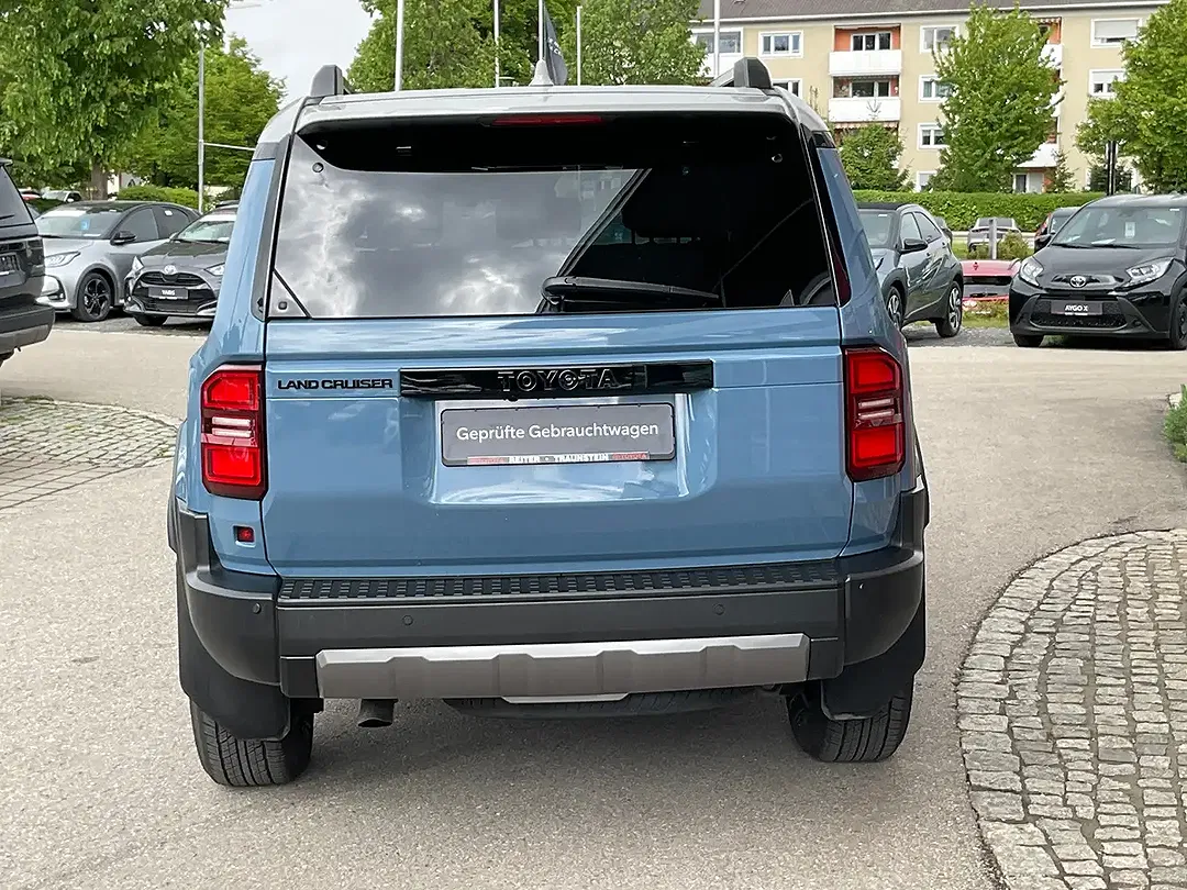 Toyota Land Cruiser 2.8 D-4D AUT Edition - Thumbnail 3