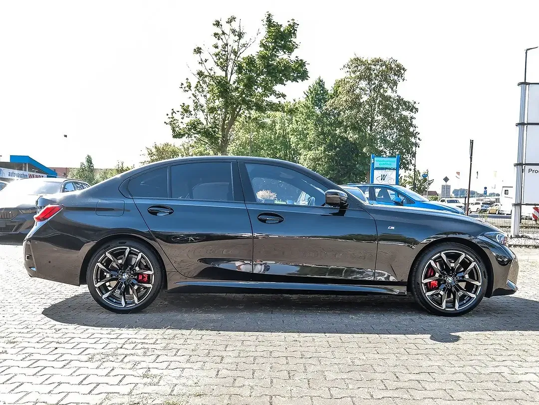 BMW 330 xDrive M Sport Pro - Thumbnail 10