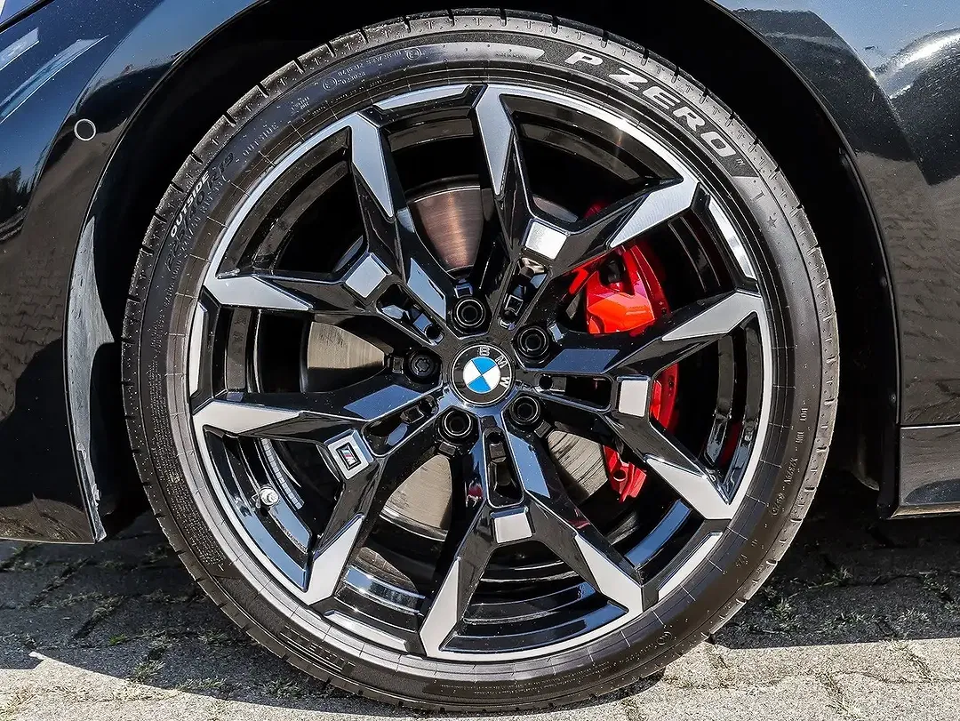 BMW 330 xDrive M Sport Pro - Thumbnail 4