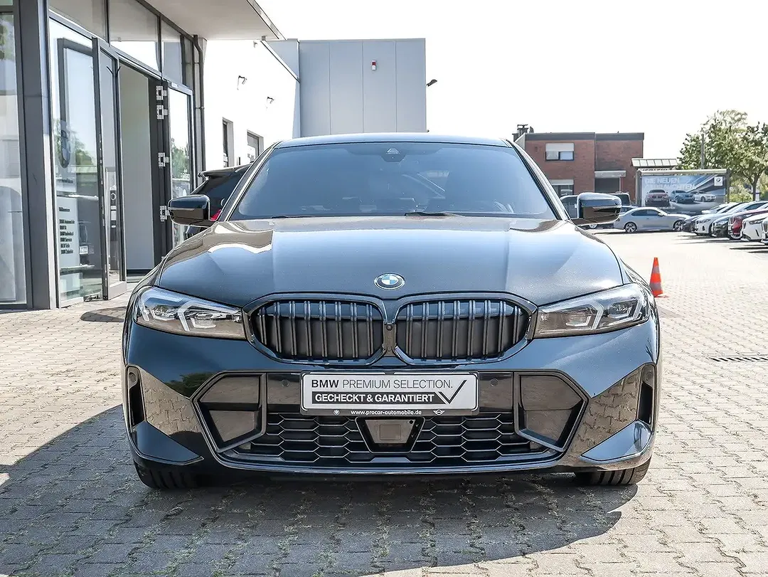 BMW 330 xDrive M Sport Pro - Thumbnail 8