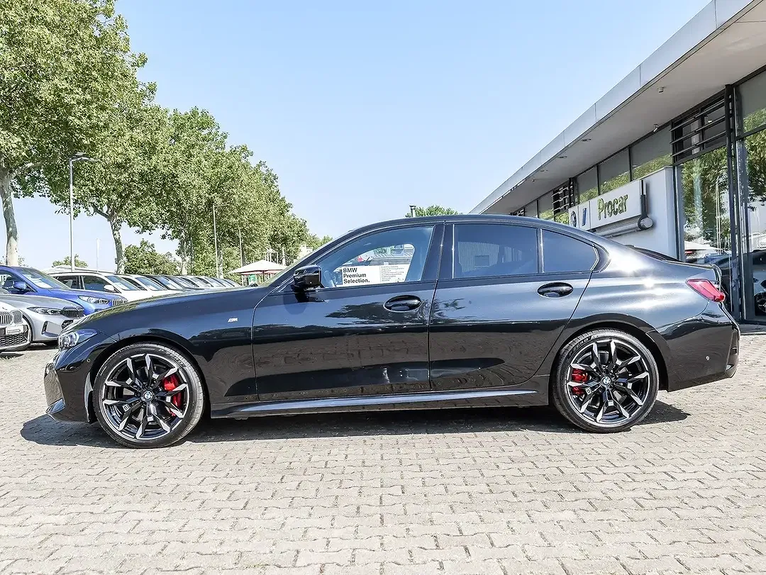 BMW 330 xDrive M Sport Pro - Thumbnail 9