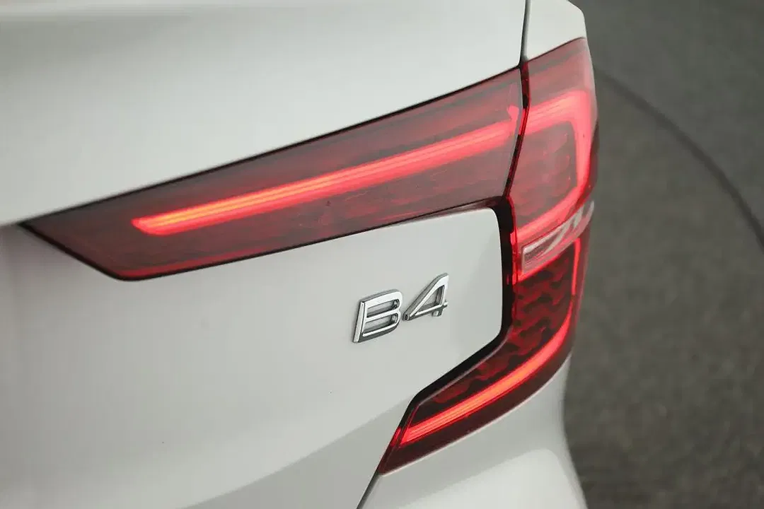Volvo S60 B4 R-Design - Thumbnail 12
