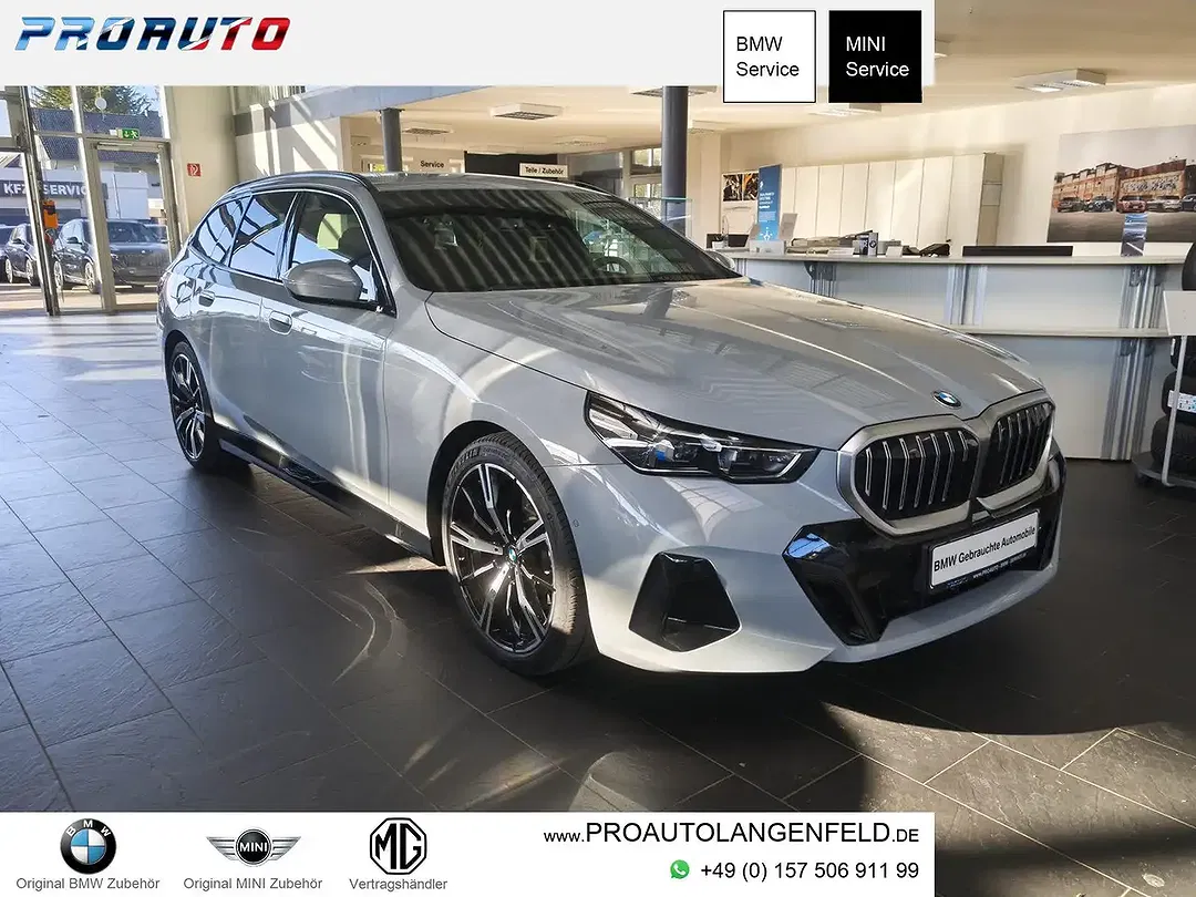 BMW 520 xDrive Touring M Sport - Thumbnail 1